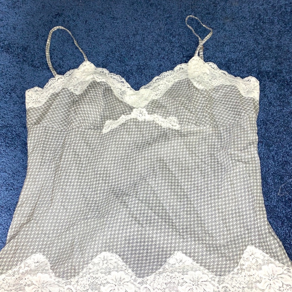 Express medium lace top new without tag